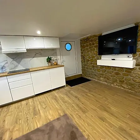 Neuf Paisible Proche Aeroport Apartment